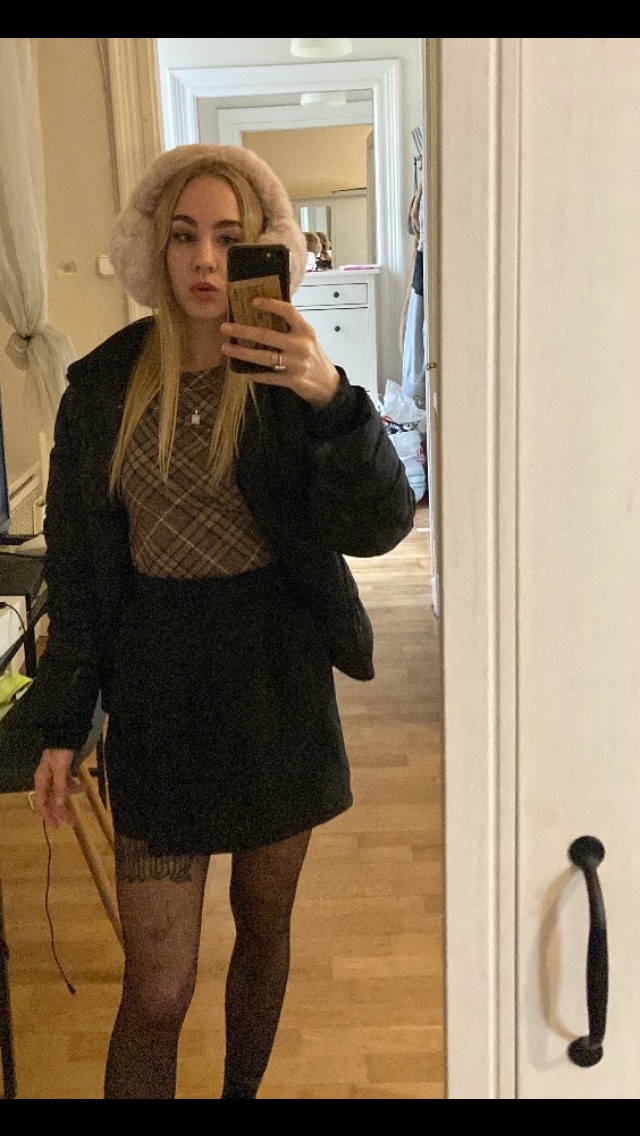 Sz, 24 — Sugar Baby in Budimpešta