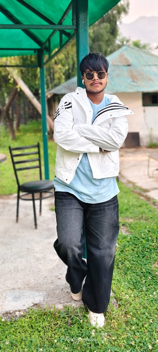 Mohit jediya  — Sugar Daddy in คุรุคราม