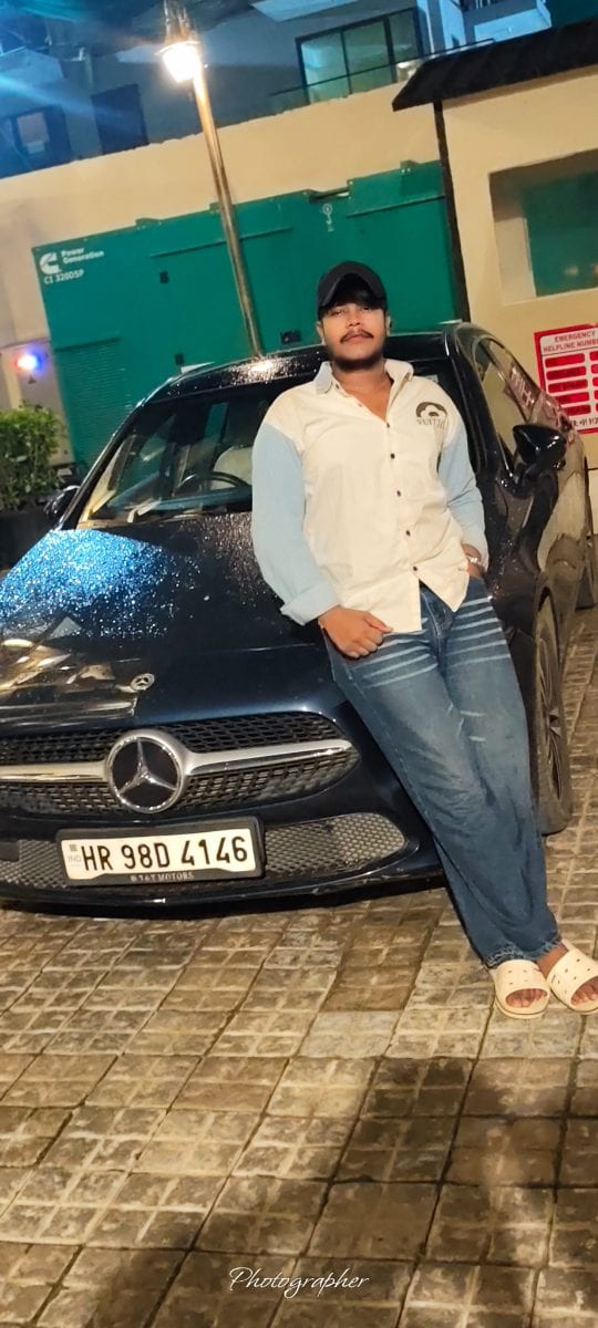 Mohit jediya  — Sugar Daddy in คุรุคราม
